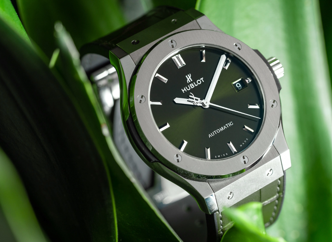 Đồng Hồ Hublot Classic Fusion Green Titanium 38mm 2