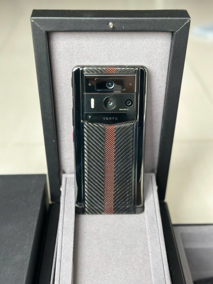 Meta 2 Carbon đường đua (1)