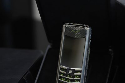 Điện Thoại Vertu Ascent X Titanium Carbon Fibre Black And Green