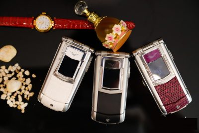 Điện Thoại Vertu Constellation Ayxta Da Cá Sấu Hồng