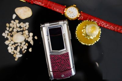 Điện Thoại Vertu Constellation Ayxta Da Cá Sấu Hồng