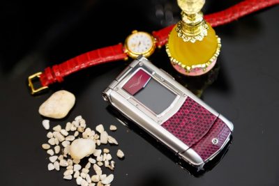 Điện Thoại Vertu Constellation Ayxta Da Cá Sấu Hồng