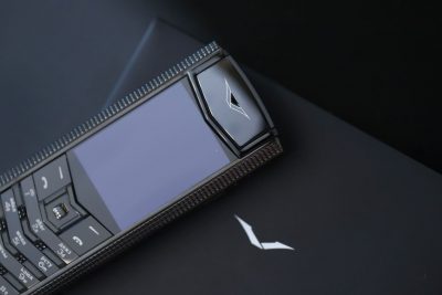 Điện Thoại Vertu Signature S Clous De Paris Black Mới 99%
