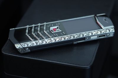 Điện Thoại Vertu Signature S And Steel Họa Tiết Nổi Phục Hưng