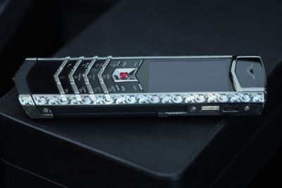 Điện Thoại Vertu Signature S And Steel Họa Tiết Nổi Phục Hưng