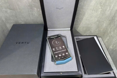 Điện Thoại Vertu Aster P da bê xanh đẹp keng