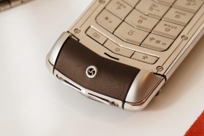Điện Thoại Vertu Ayxta Nắp Gập Da Nâu