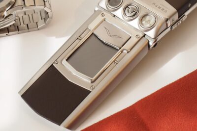 Điện Thoại Vertu Ayxta Nắp Gập Da Nâu