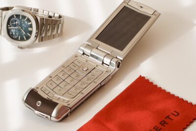 Điện Thoại Vertu Ayxta Nắp Gập Da Nâu