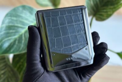 Điện Thoại Vertu Iron Flip Black Alligator Lưng Bọc Da Cá Sấu Zin