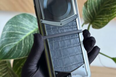 Điện Thoại Vertu Iron Flip Black Alligator Lưng Bọc Da Cá Sấu Zin