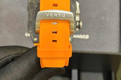 Đồng Hồ Thông Minh Vertu Diamonds Orange Vỏ Carbon Đẹp 99%