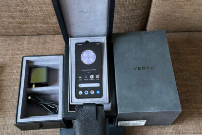 Vertu Meta 2 Diamonds gold Lưng bọc da cá sấu đẹp 99%