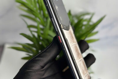 Vertu Meta 1 Web 3.0 Lưng Bọc Da Cá Sấu Bạch Tạng