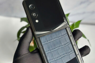 Điện thoại Vertu Quantum Da cá sấu xanh đẹp 99% fullbox