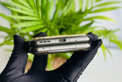 Vertu Quantum Flip Da Cá Sấu Bạch Tạng Viền Kim