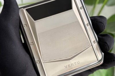 Điện Thoại Vertu Quantum Flip Cyber Silver