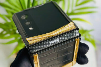 Vertu Quantum Flip Da Cá Sấu Đen Viền Kim