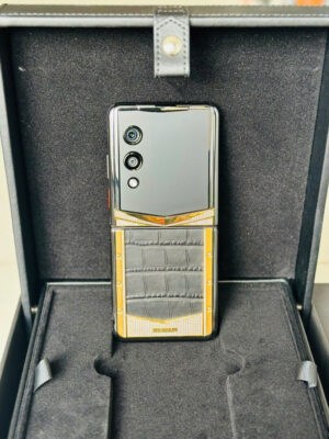 Vertu Quantum Flip Da Cá Sấu Đen Viền Kim