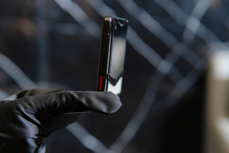 Vertu Iron Flip Gia Ban Chinh Hang Vertuvietnam