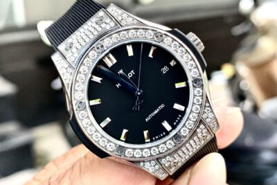 Giá đồng hồ Hublot Geneve chính hãng mới nhất 2026 – Bảng giá chi tiết từ các dòng cao cấp