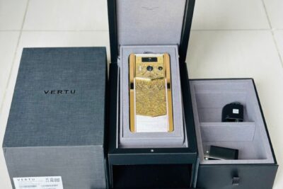 Vertu Himalaya Golden Cared With Diamond Alligator 99% fullbox