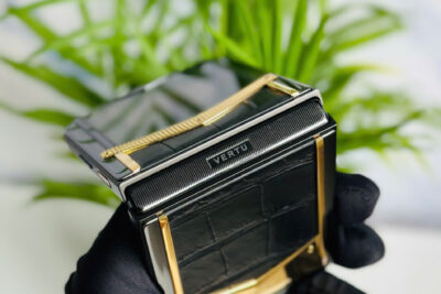 Vertu Iron flip gold Alligator Black 99% fullbox trùng imei