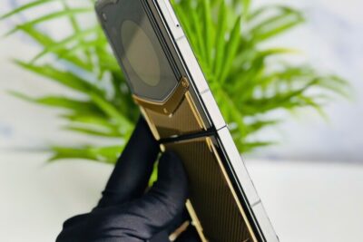 Vertu Iron flip gold carbon gold 99% fullbox trùng imei