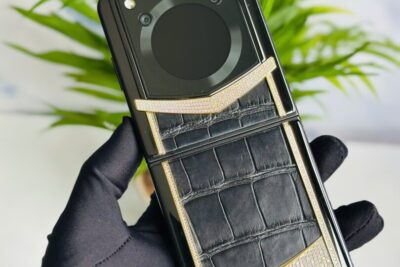 Vertu Iron flip diamonds gold black 99% fullbox trùng imei