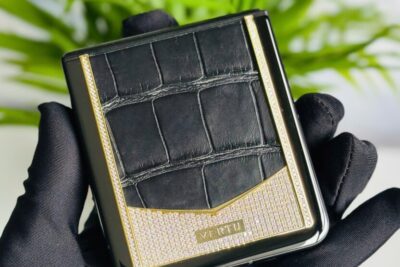 Vertu Iron flip diamonds gold black 99% fullbox trùng imei