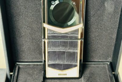 Vertu Iron flip diamonds gold black 99% fullbox trùng imei