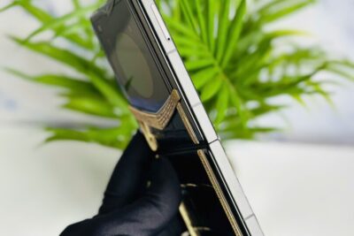 Vertu Iron flip diamonds gold black 99% fullbox trùng imei