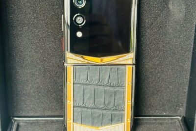 Vertu Quantum Diamonds gold Alligator Black – 1TB fullbox