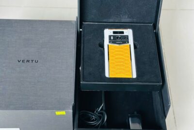 Vertu Meta 2 1TB gốm trắng da trăn màu vàng