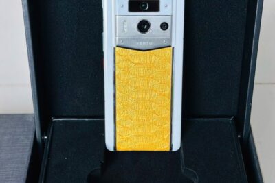 Vertu Meta 2 1TB gốm trắng da trăn màu vàng