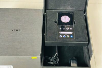 Vertu Meta 2 1TB gốm trắng da trăn màu vàng
